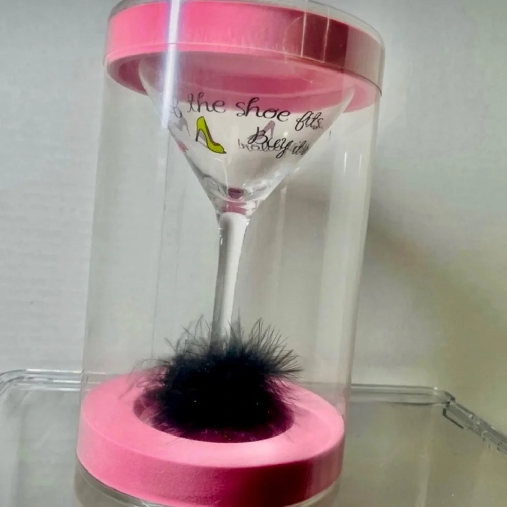 (BRAND NEW) MINX SHOE THEMED MARTINI GLASS W/FEATHERS AT THE BASE OF GLASS